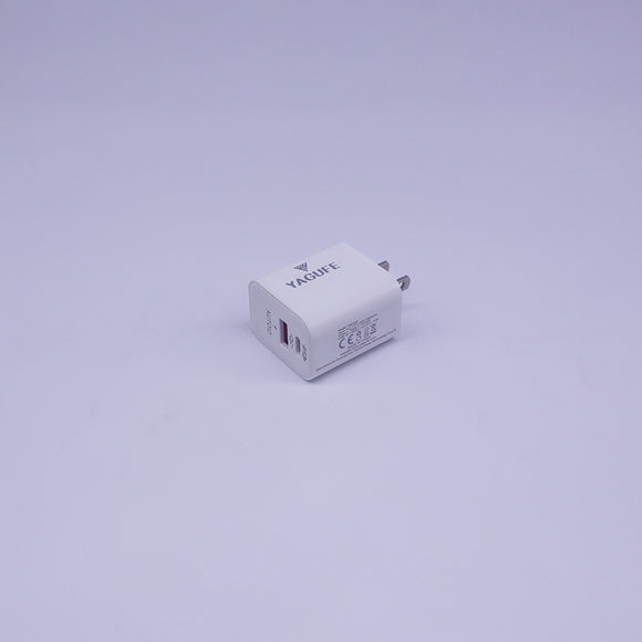 YAGUFE TYPE-C PD20W Chargeur super rapide à double sortie d'exportation à puissance réelle FB-636 pour téléphones mobiles disponible dans les normes américaines, britanniques et européennes 